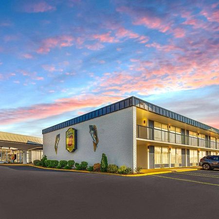 Super 8 By Wyndham Riverside Al Esterno foto