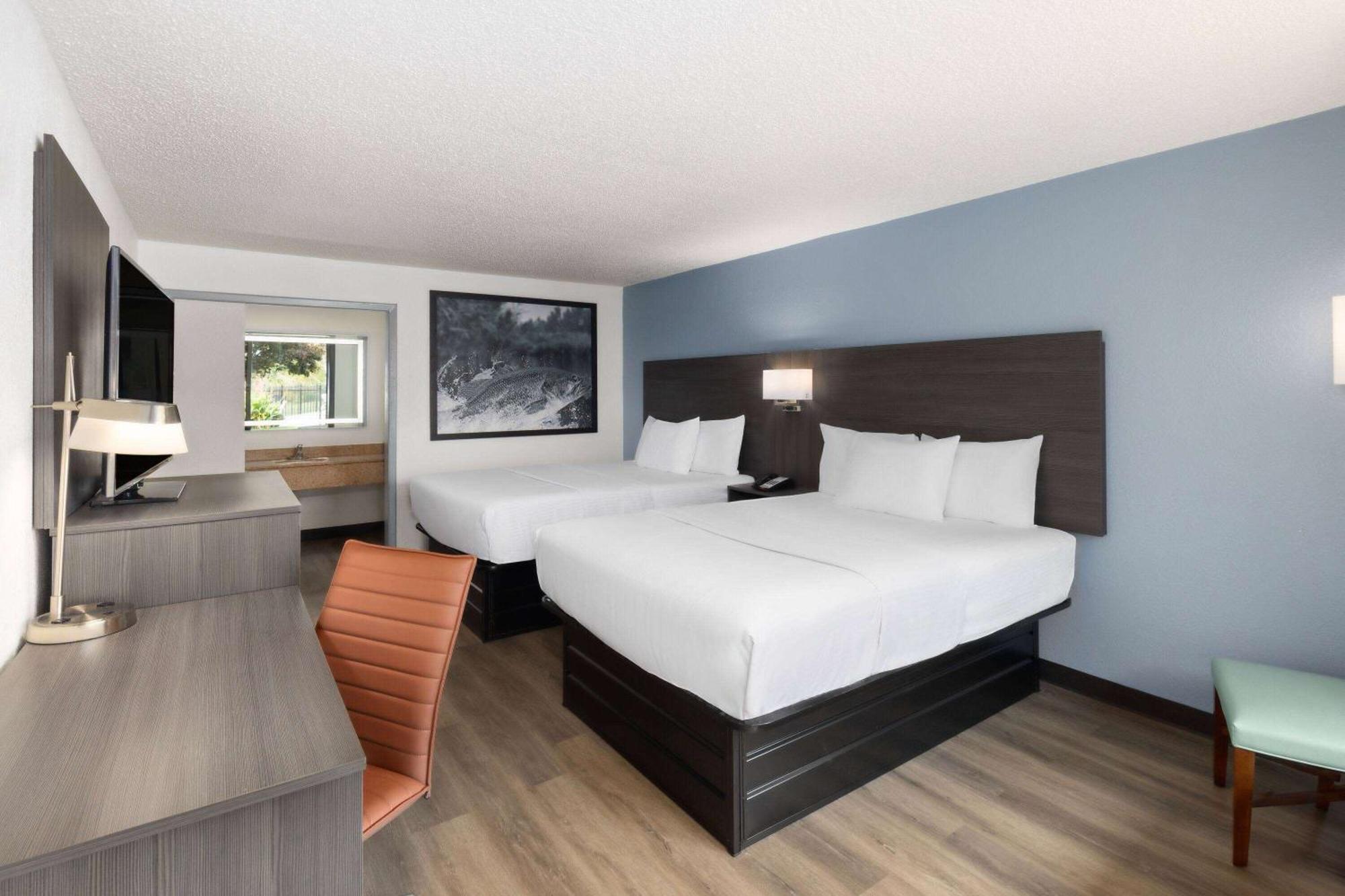 Super 8 By Wyndham Riverside Al Esterno foto